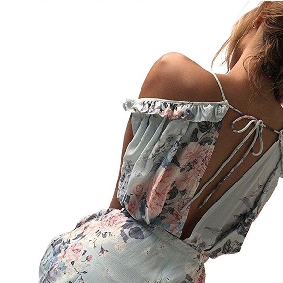 🌟HOST PICK🌟👒Womens V Neck Floral Romper👒 - Picture 2 of 2